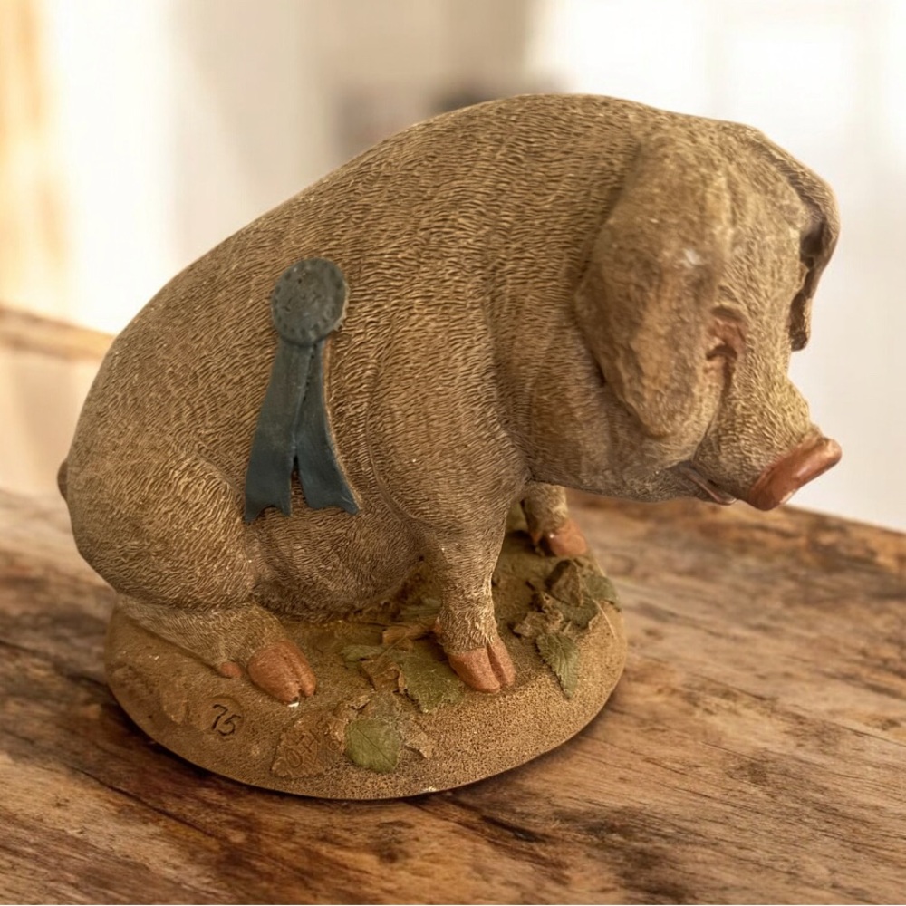 Timothy Wolfe Cairn studios Collectible Pig  "Otis" Statue Figure 4”